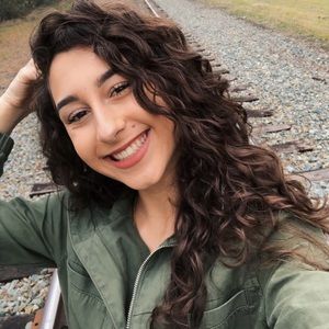 Meet your Posher, Emily